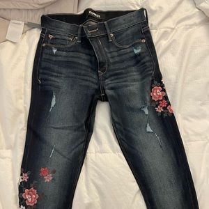 NEW Express Flower Embroidered Jeans Size 4